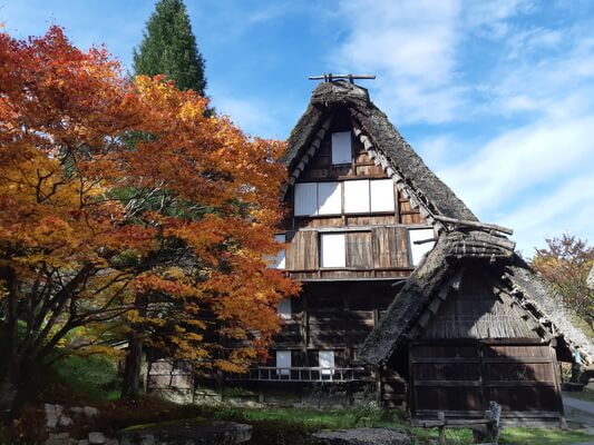 hida no sato en otoño