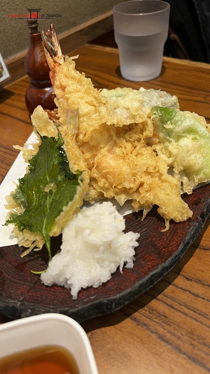 Rica tempura nos calzamos en Yamtoya