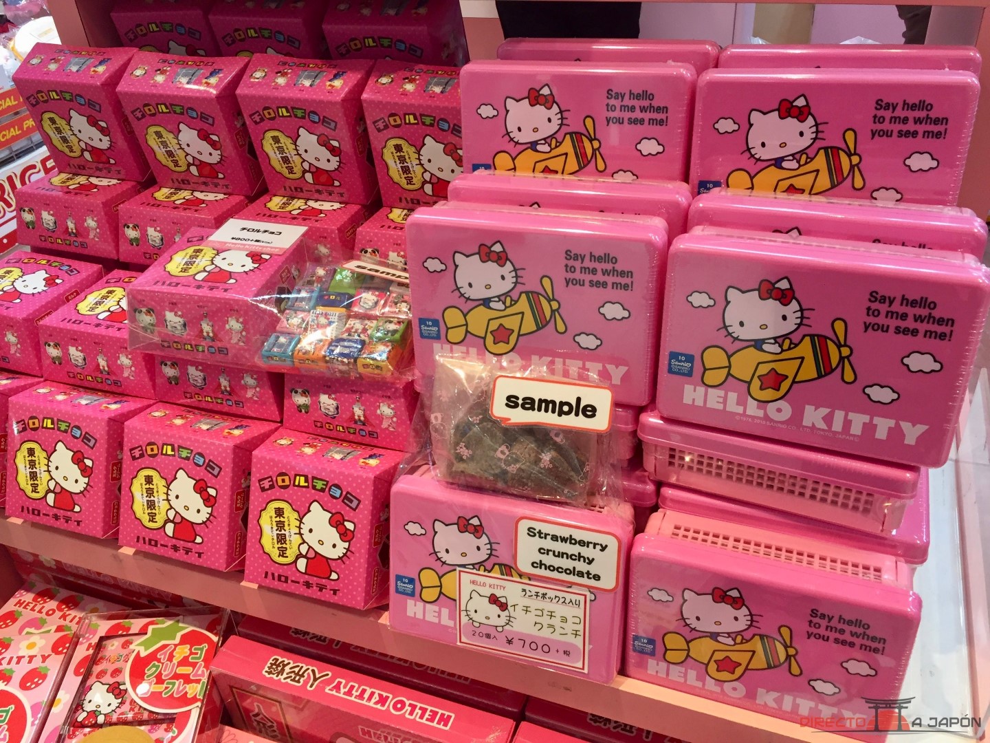 Cajas de chocolates de Hello Kitty en Tokyo Character Street